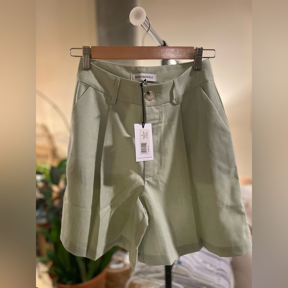 NWT WWW Trouser Short. Pale mint.